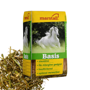 Galopujący koń na żółtym opakowaniu sieczki Masters LuzerneMix.